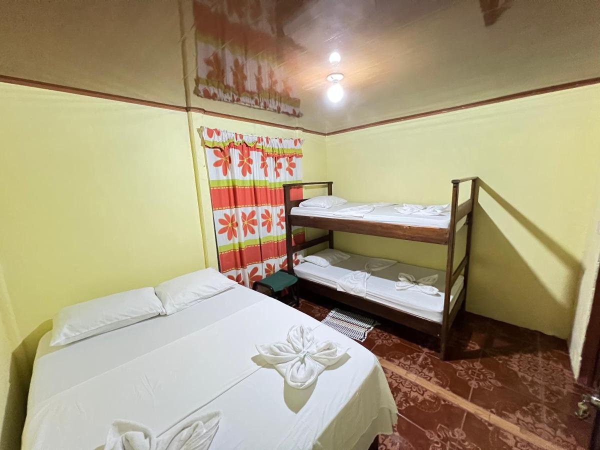Apartamento The Corner House Tortuguero Exterior foto
