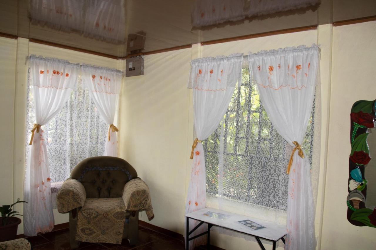 Apartamento The Corner House Tortuguero Exterior foto