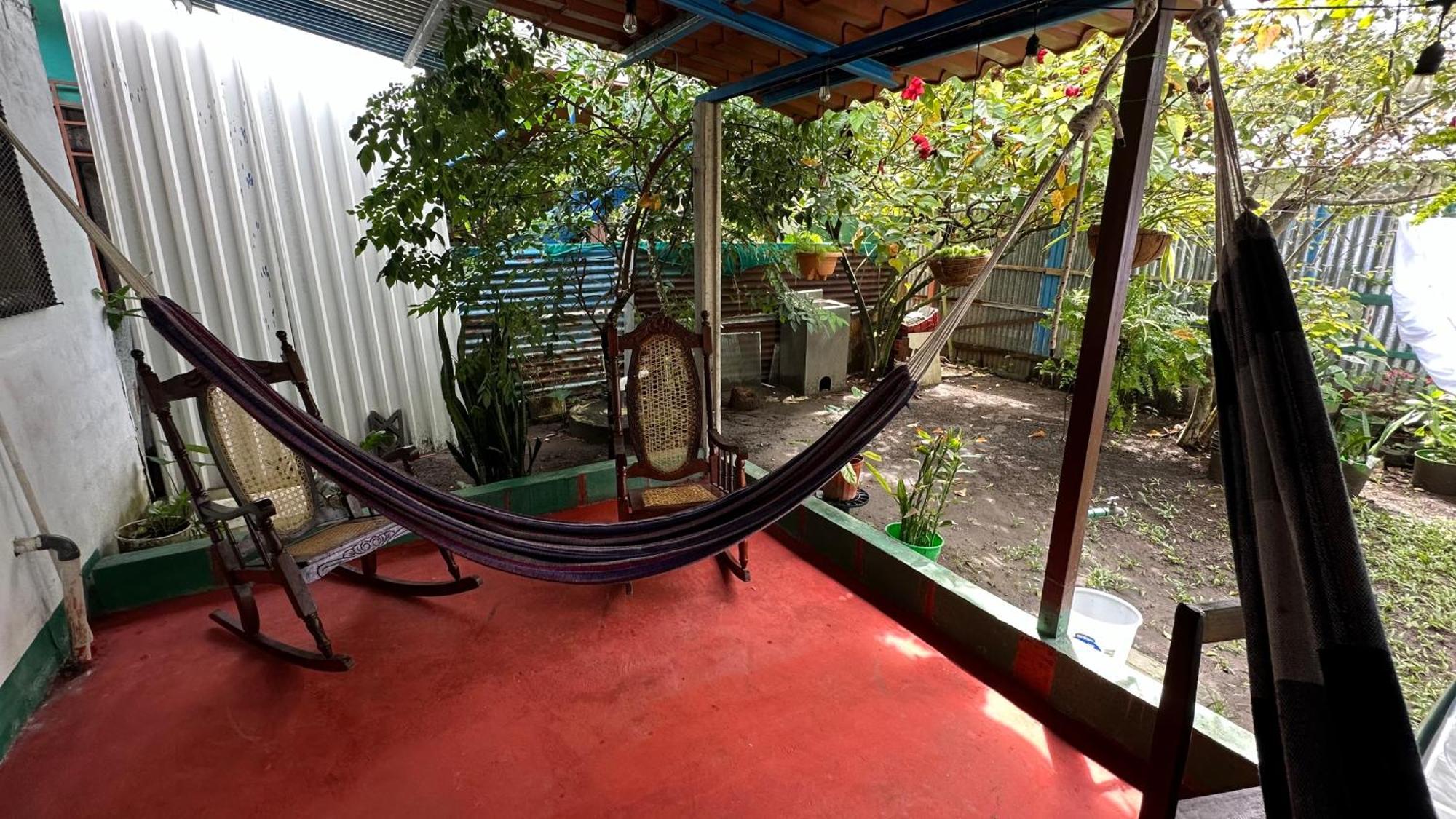 Apartamento The Corner House Tortuguero Exterior foto